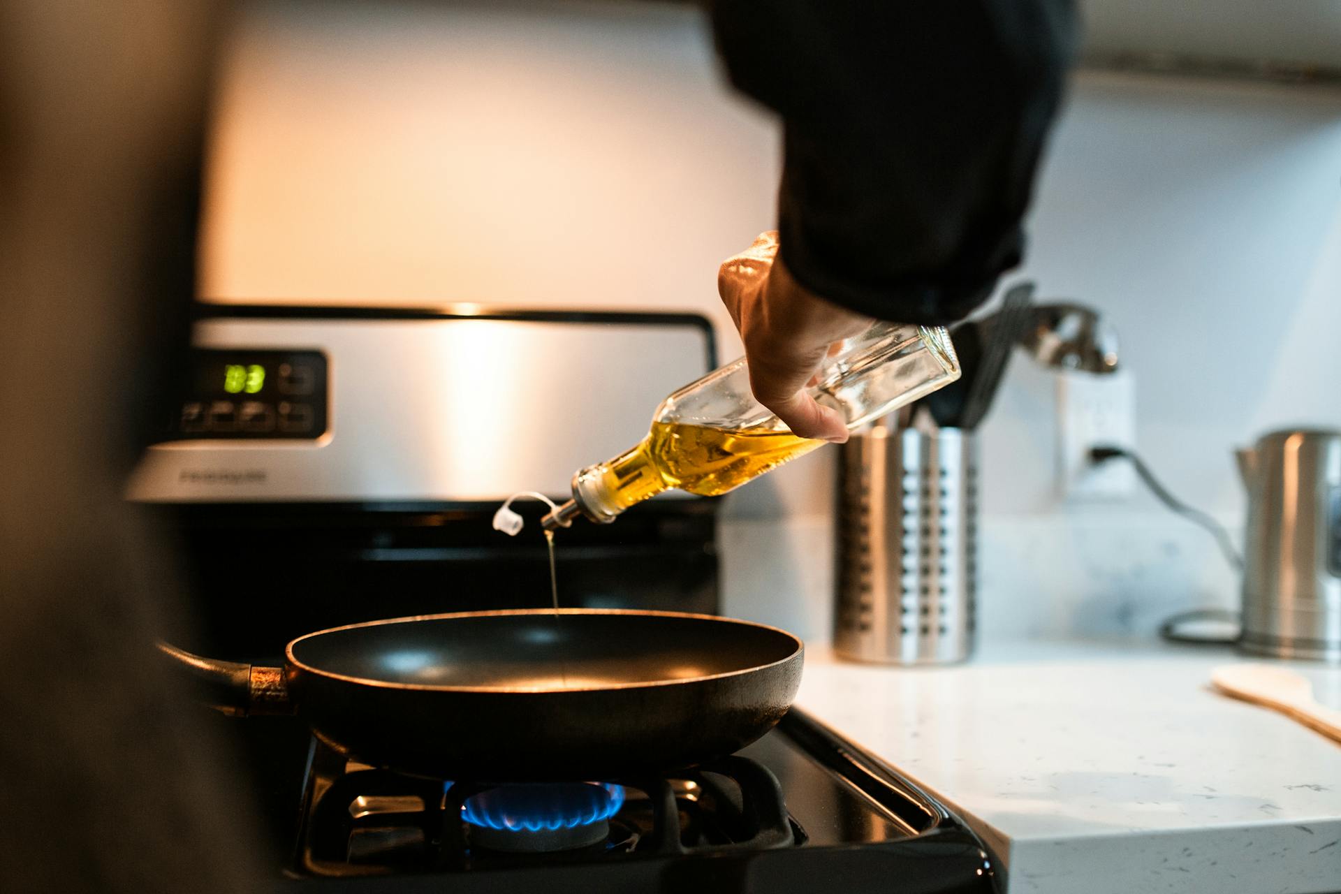 Edible oils Avoid fat gain by choosing the right edible oils